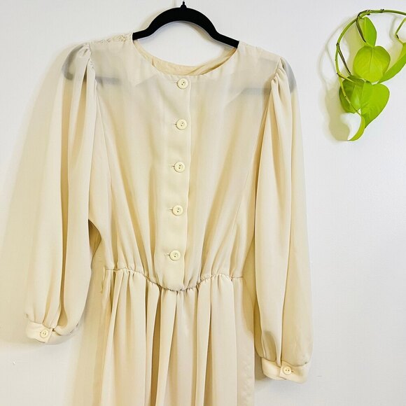 Long Sleeve Vintage Lace Front Cream Dress - Picture 10 of 11